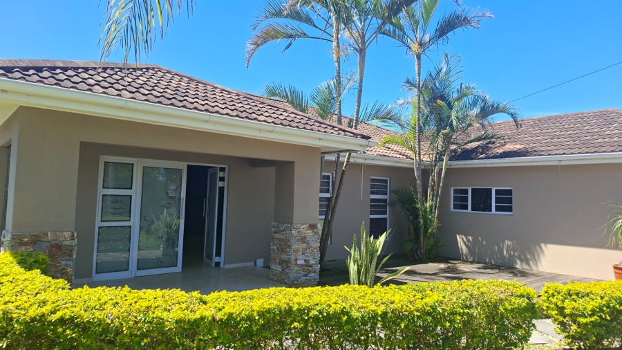 4 Bedroom Property for Sale in Sunrise On Sea Eastern Cape